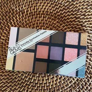 🌻SALE🌻Eyeshadow Palette